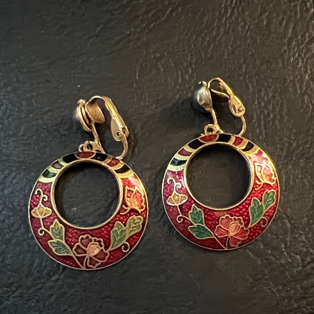 52. Chic Floral Red and Gold Hoop Earrings